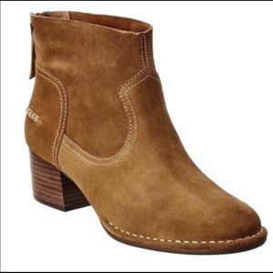 SOLD NWOT UGG Australia Bandara Suede Ankle Boot